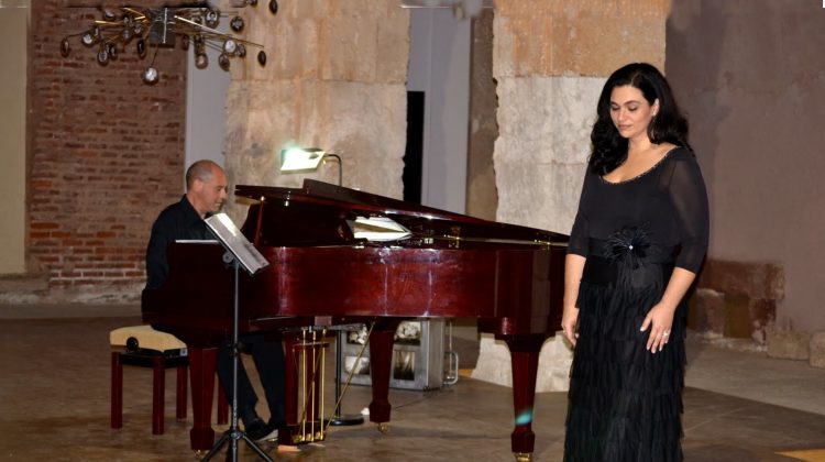 Soprano, tenor y pianista